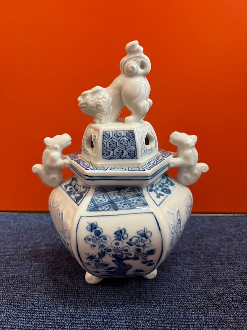 1212  鍋島焼　染付松竹梅　獅子香炉　未使用