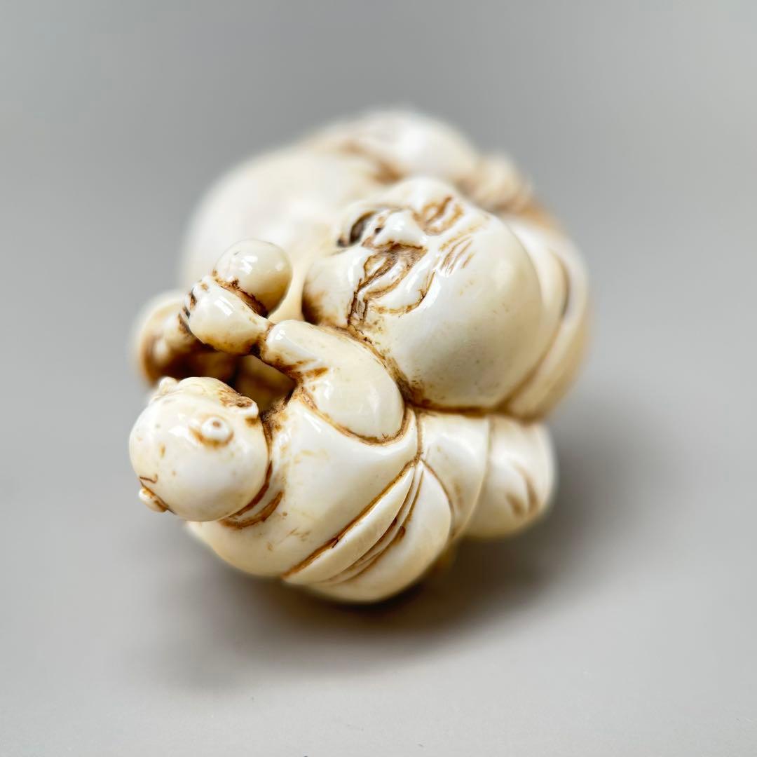 仏像と小僧の彫刻極上根付天然素材アンティーク骨董飾り物古美術置物細密細工