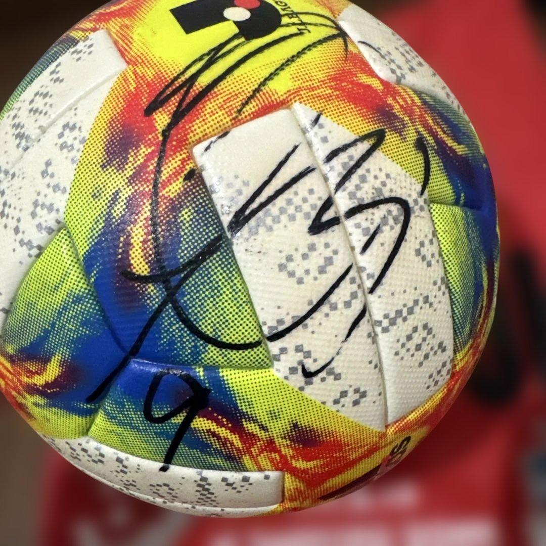 サッカーボール　コンサドーレ札幌　サイン入り
