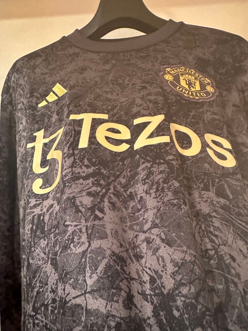 【新品】マンチェスターユナイテッド ストーンローゼズ　プレマッチトップ　長袖