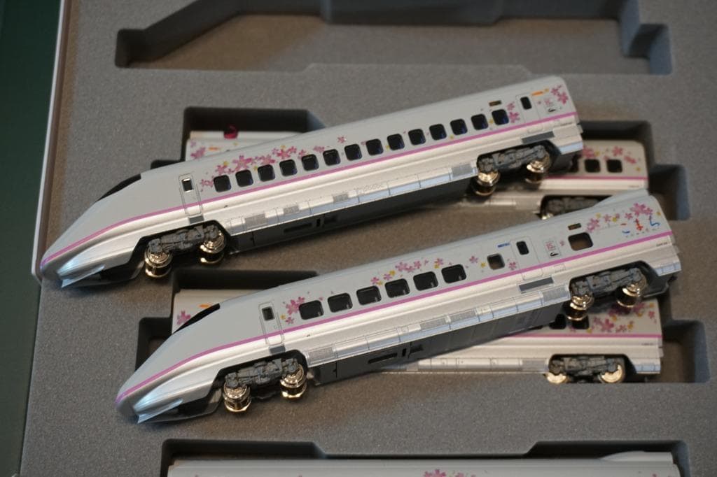 KATO E3系　秋田新幹線　30周年記念　桜ラッピング仕様　6両編成セット