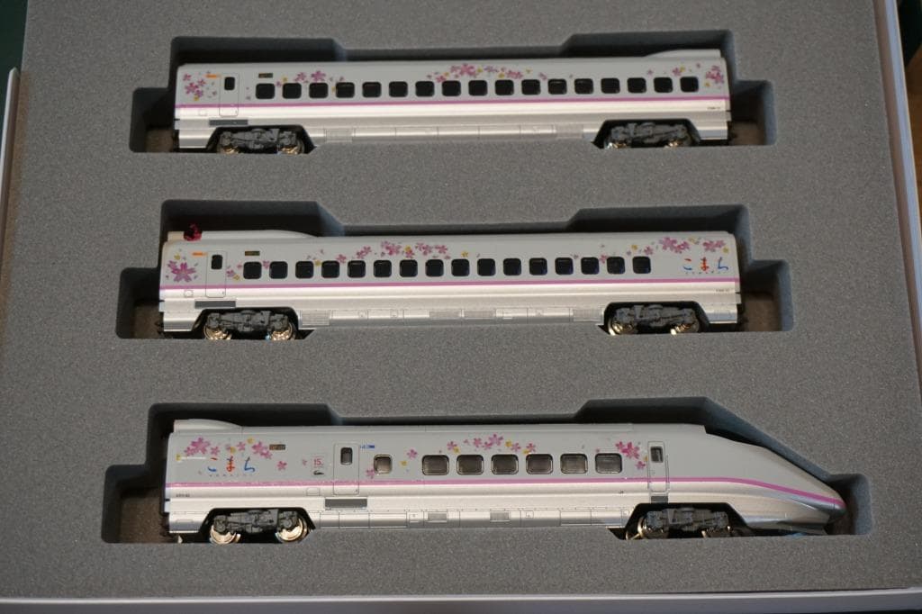 KATO E3系　秋田新幹線　30周年記念　桜ラッピング仕様　6両編成セット