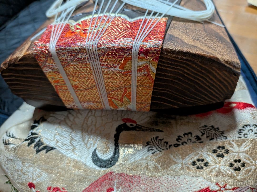 十三絃箏 上掛け式油箪 天然素材の 琴柱. 天然素材の琴柱用ケース