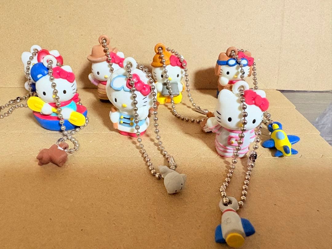 【コスチューム ハローキティ】 52個まとめ売り‼️