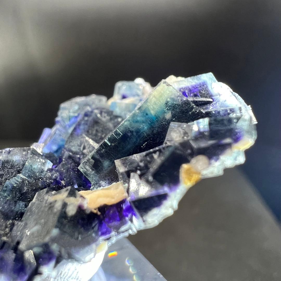 内モンゴル産　プレート型　パープルゾーニング　ライトブルーフローライト