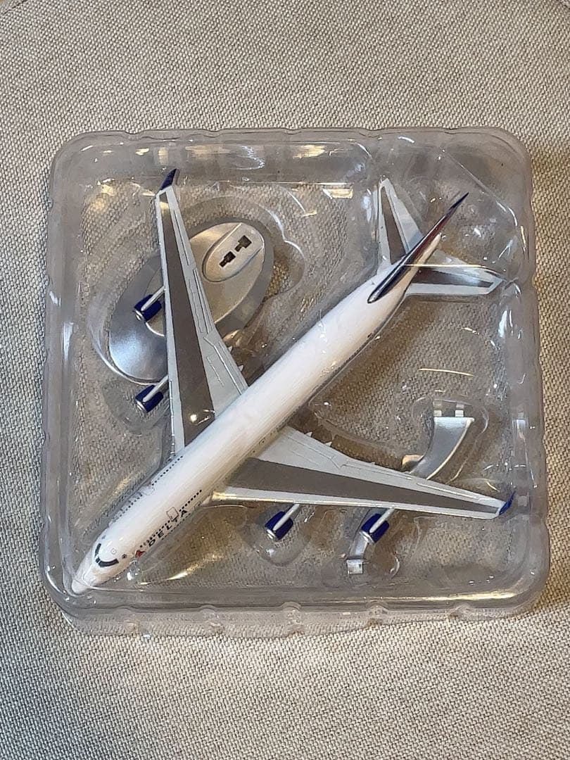 デルタ航空 ボーイング747-400 スケール1:400