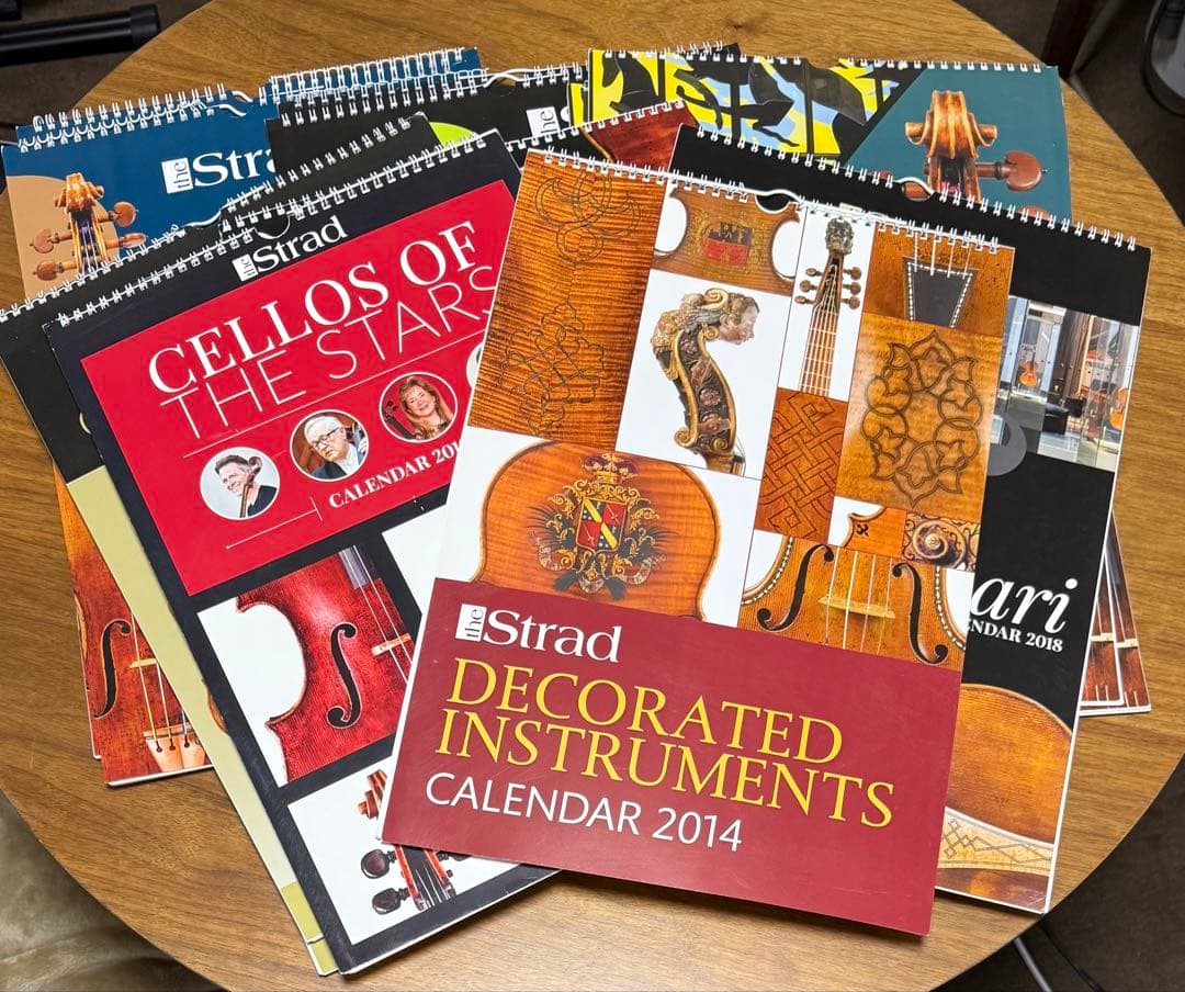 チェロ　ヴァイオリン　ヴィオラ　弦楽器　Strad カレンダー 12冊