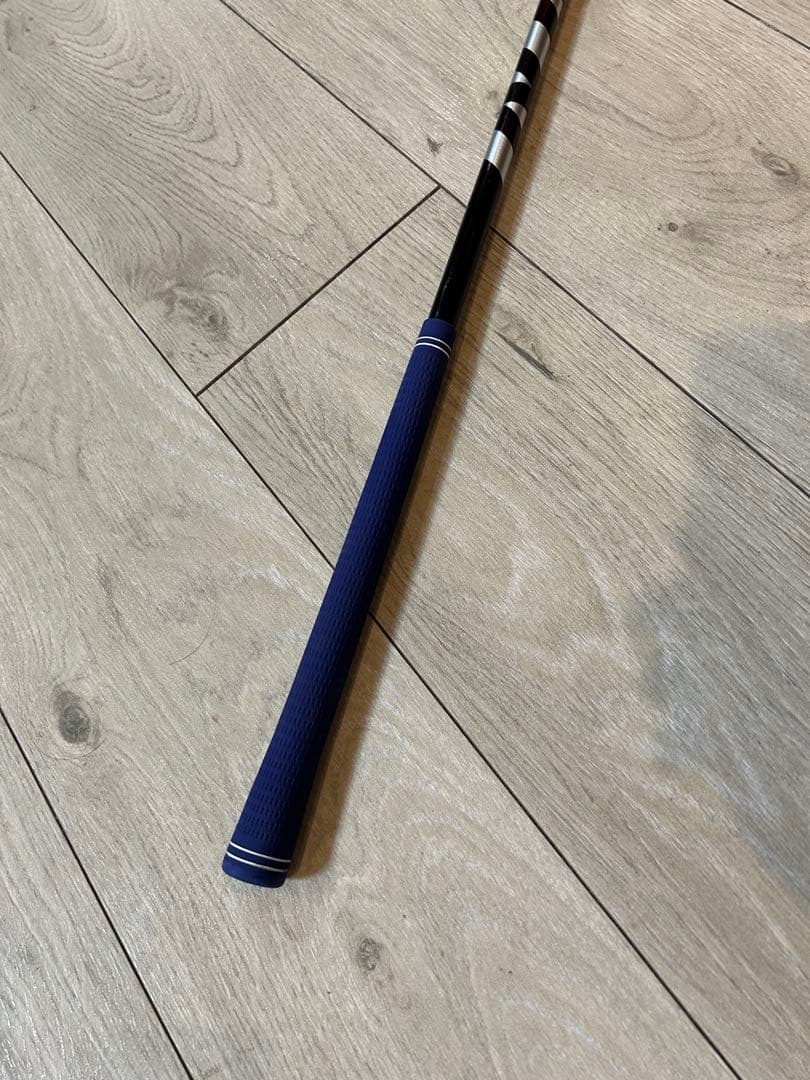 Qi10ドライバー9.0度　カスタムシャフト　ベンタスTRレッド6S