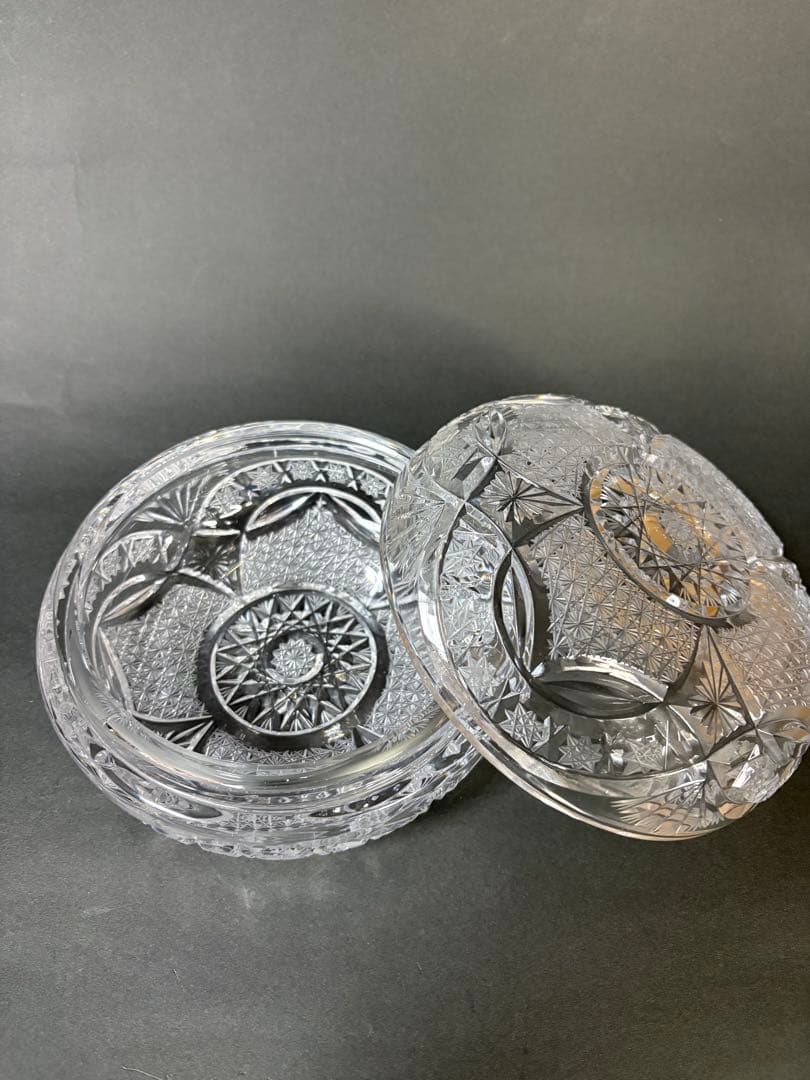 オールドバカラ切子装飾蓋物