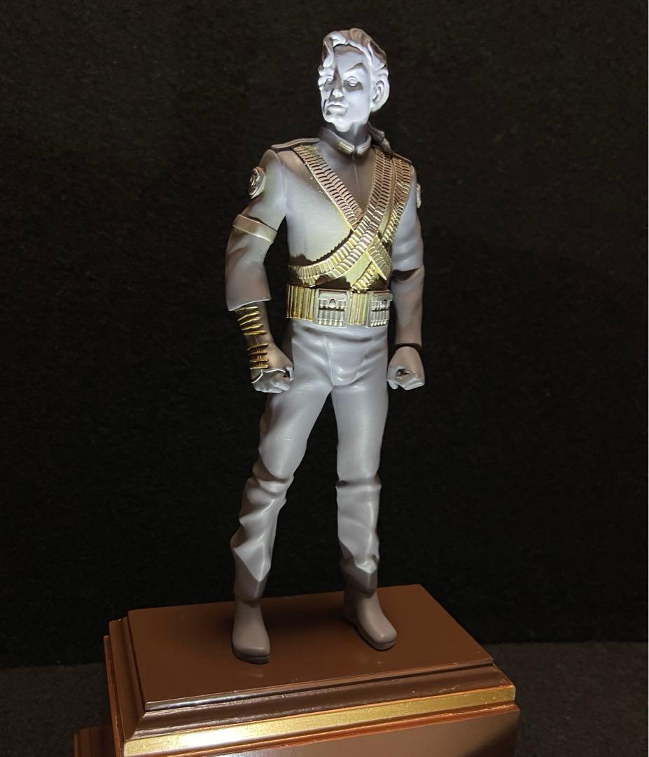MICHAEL JACKSON マイケル・ジャクソン フィギュア　木製台座付き