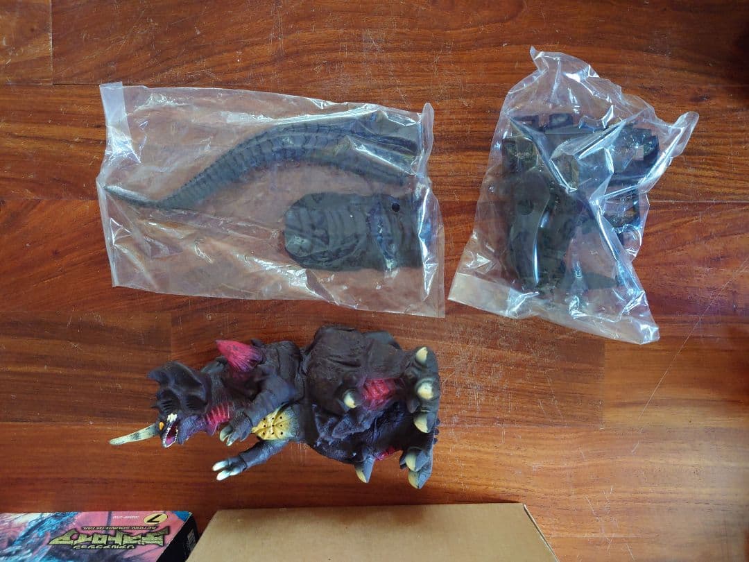 バンダイ リアルアクション　デストロイア　ガメラ1999 モスラ2　セット売り