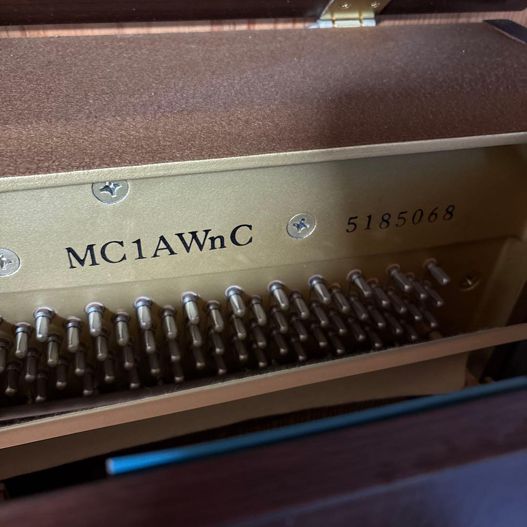 ヤマハ アップライトピアノ 木目 ブラウン 付属品付き