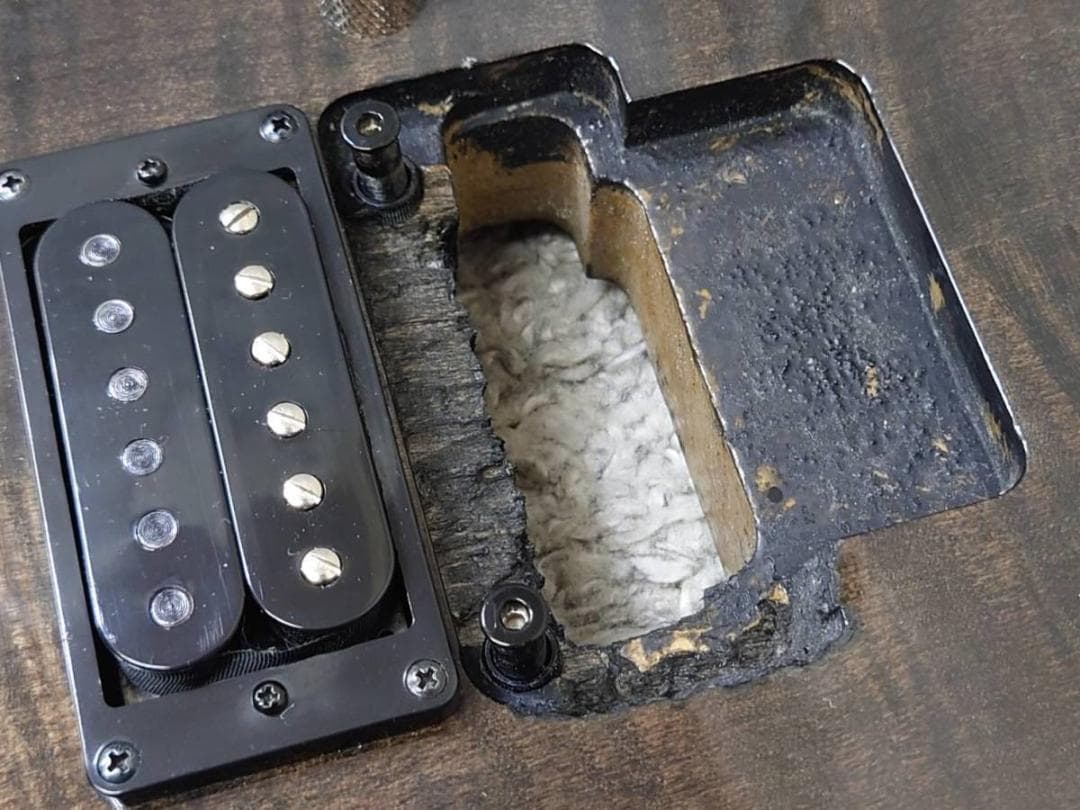 DEAN CUSTOM 350 FloydRose Trans Black 現状