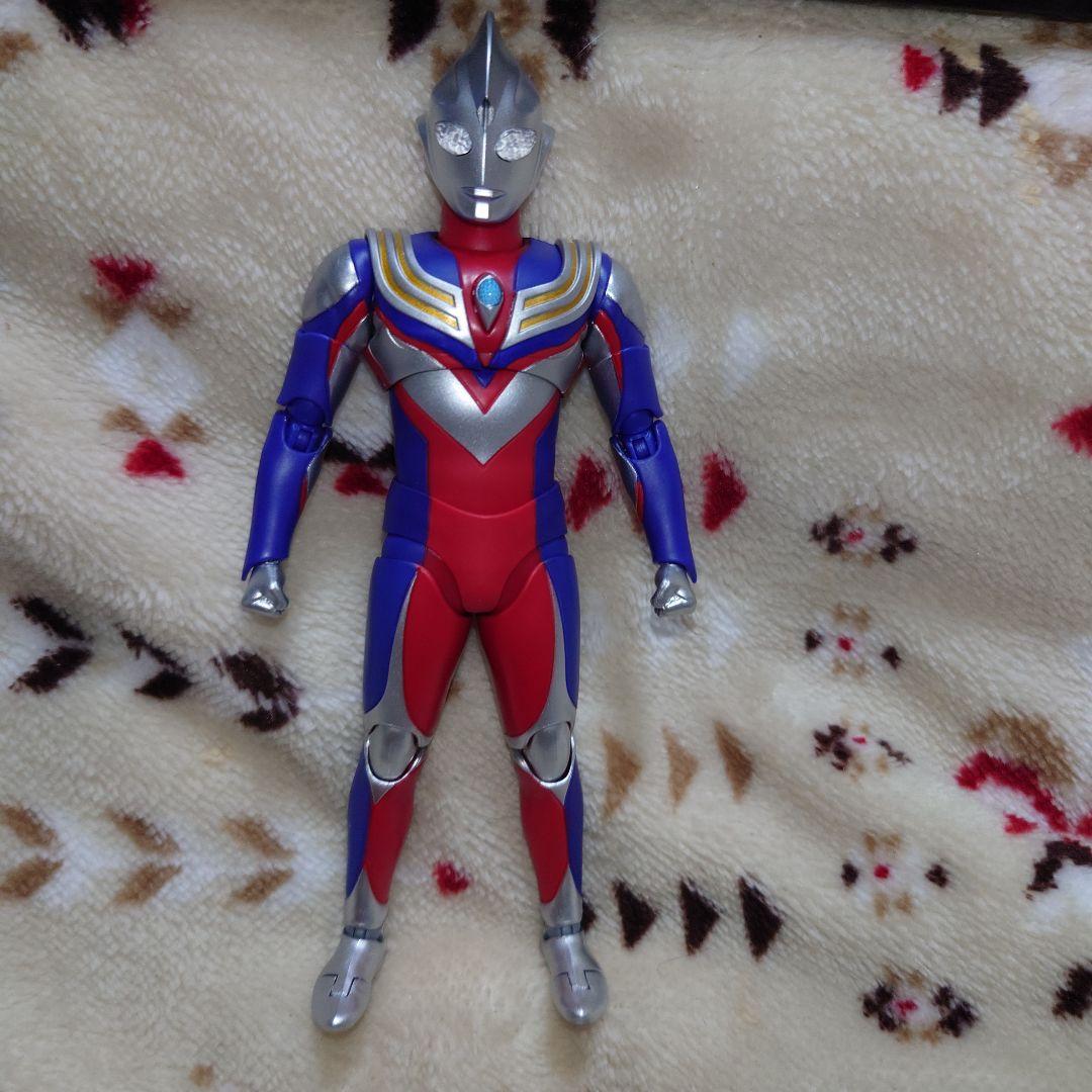 肩修正済み　S.H.Figuarts真骨彫製法　ウルトラマンティガ　マルチタイプ