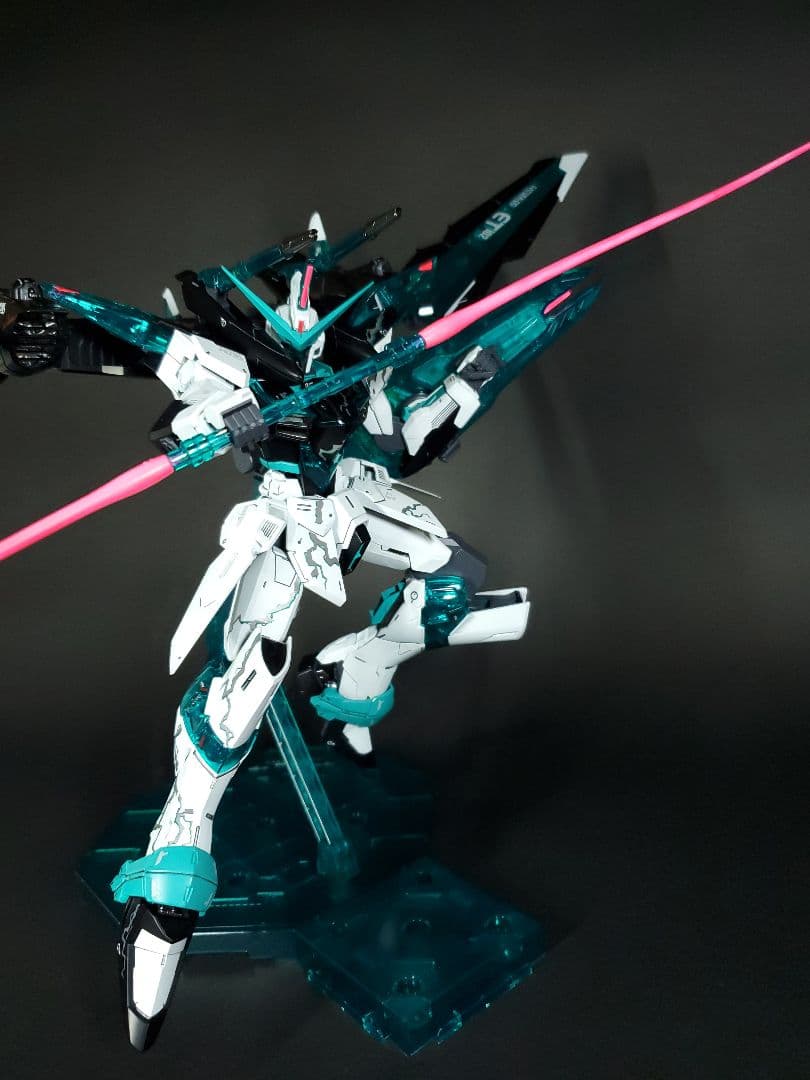 MGガンプラ ジャスティスガンダム 全塗装 クロスコントラスト　初音ミクカラー