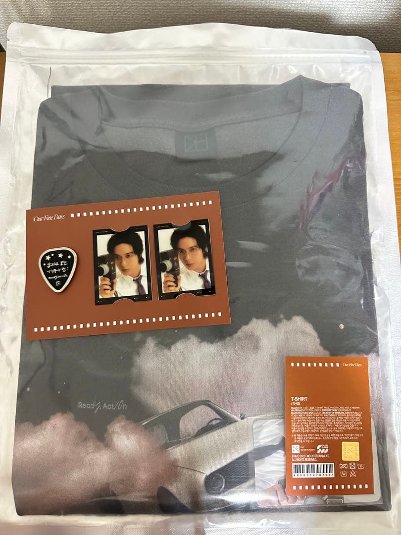 CNBLUEヨンファ ソウル公演　Tシャツ&ピンバッジ