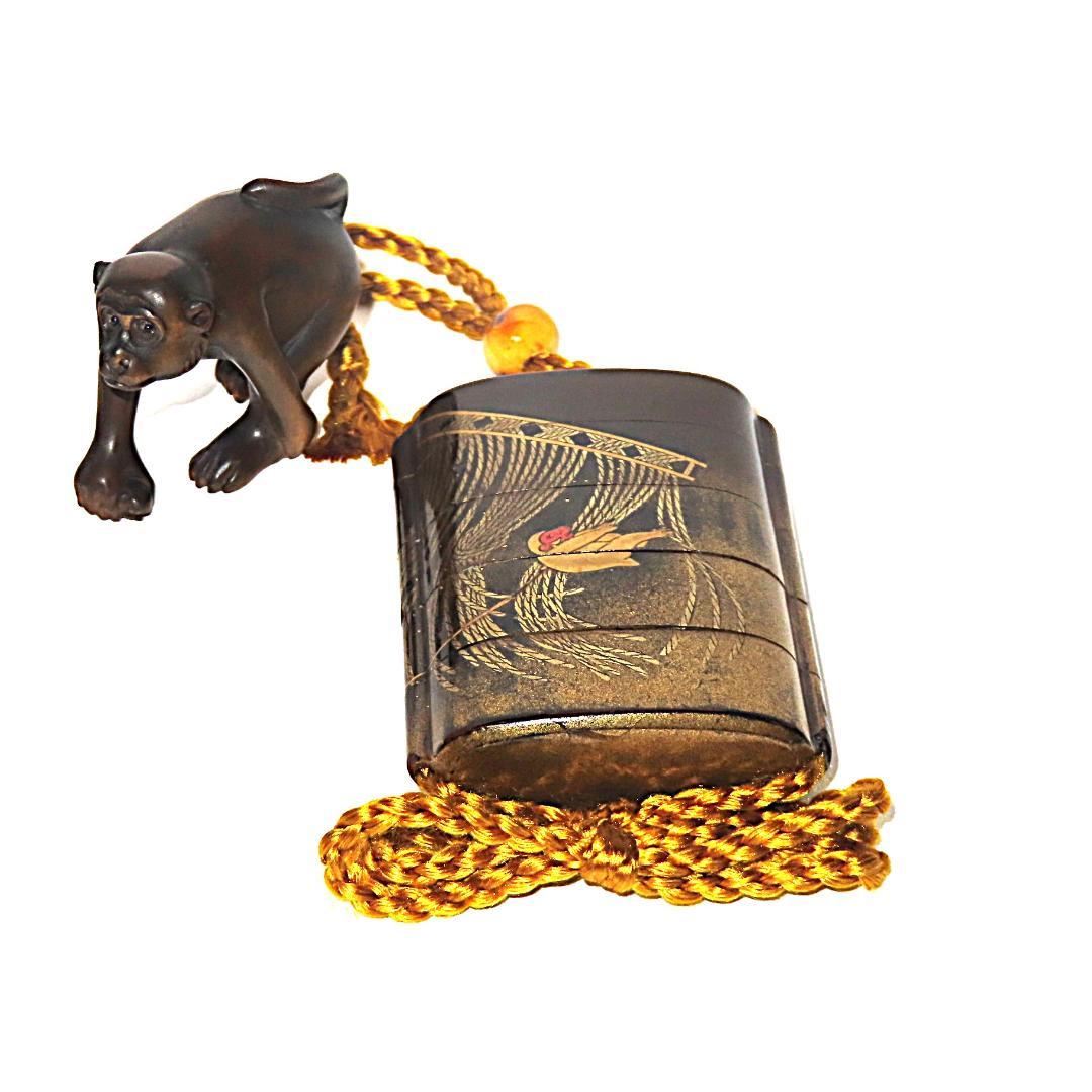 猿回し蒔絵印籠（根付　猿）