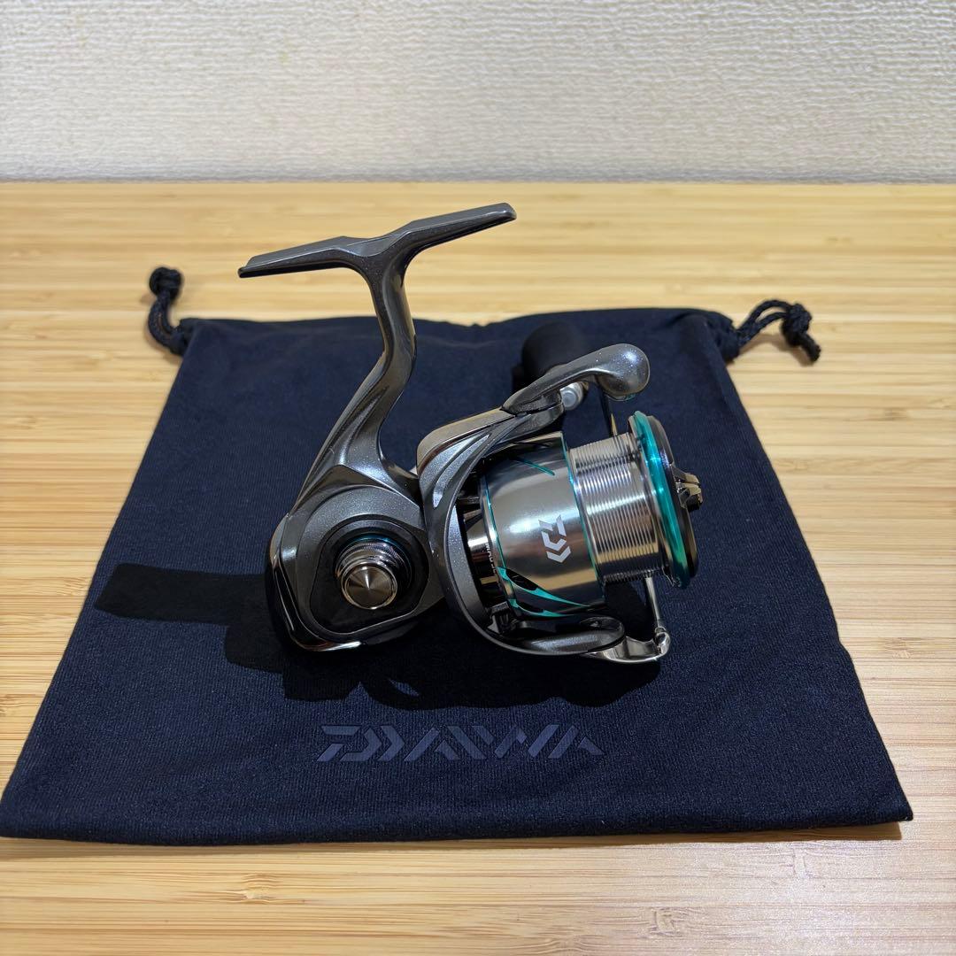 新品 ダイワ 25エメラルダス エア AIR PC LT2500-H エギング