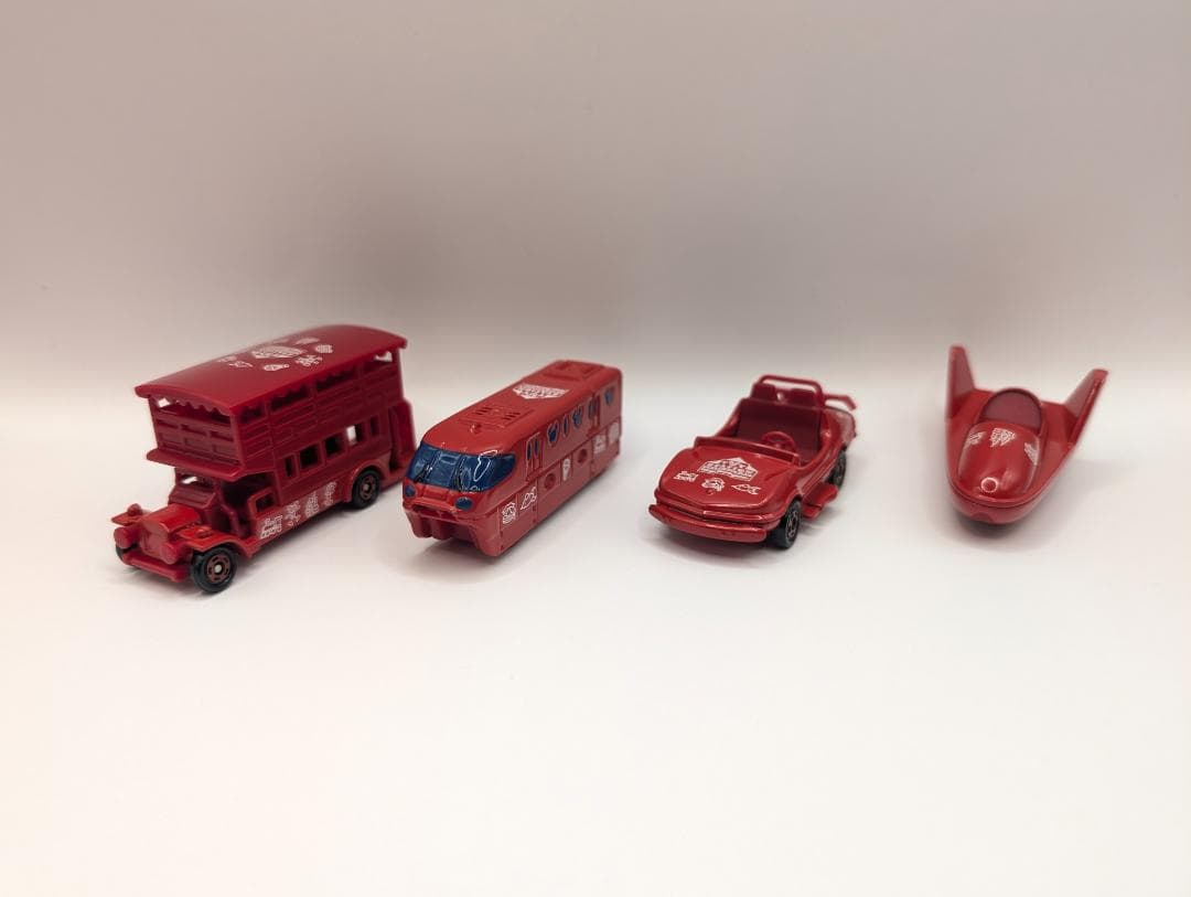 最終値下　トミカ　ディズニー　トイ・ステーション　グランドオープン　レッドカラー