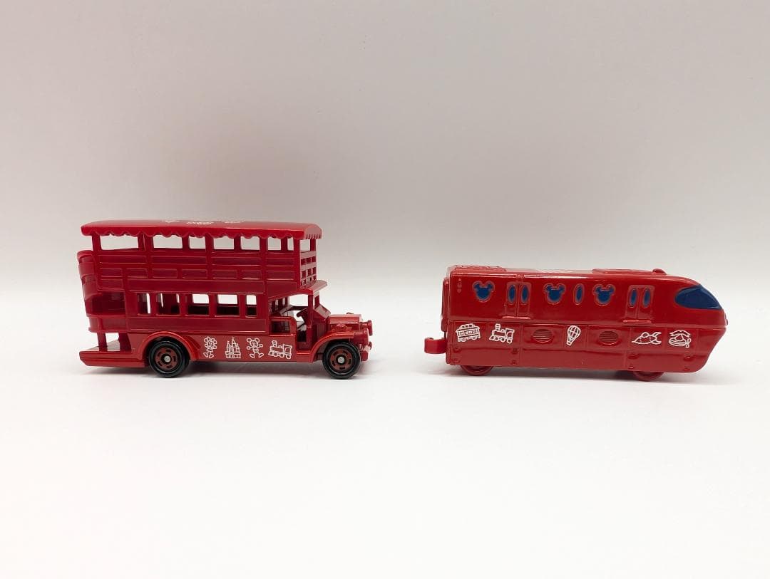 最終値下　トミカ　ディズニー　トイ・ステーション　グランドオープン　レッドカラー