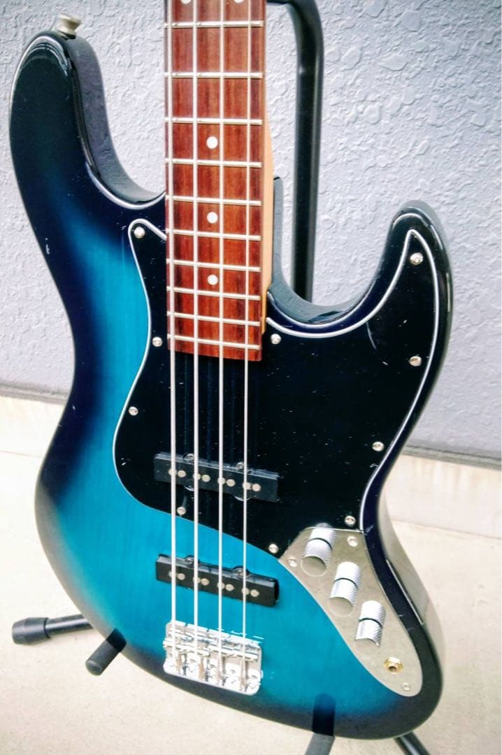 ベース BUCCHUS Universe series Jazz BASS