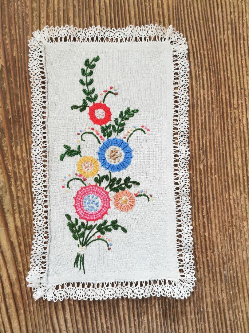アンティーク フランス ロゼッタの花束 ボビンレース装飾 リネントレイクロス