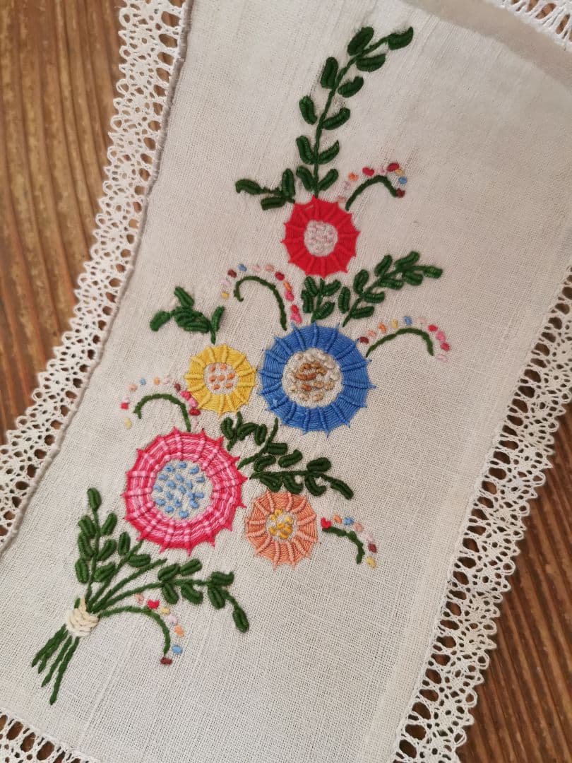 アンティーク フランス ロゼッタの花束 ボビンレース装飾 リネントレイクロス
