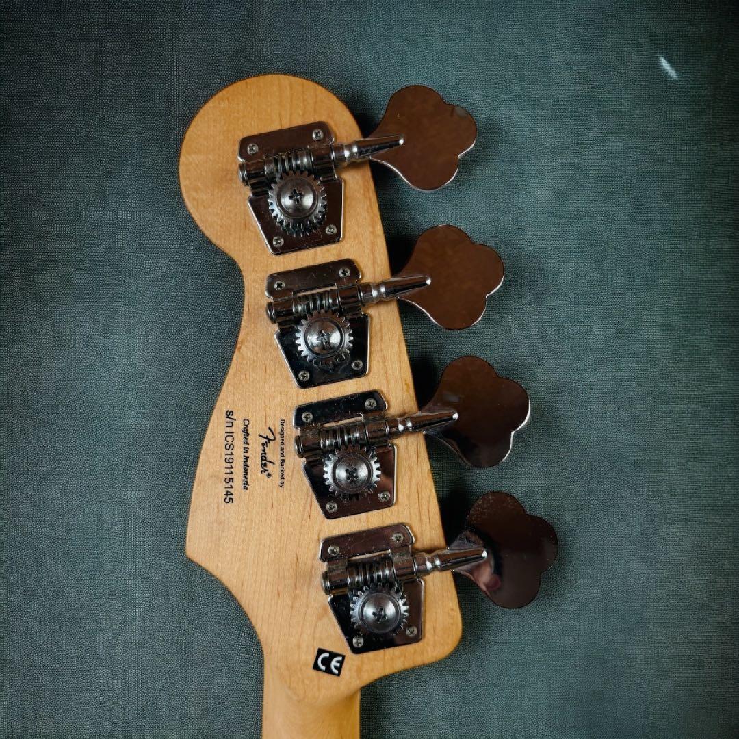 Squier スクワィア　Affinity JAZZ BASS