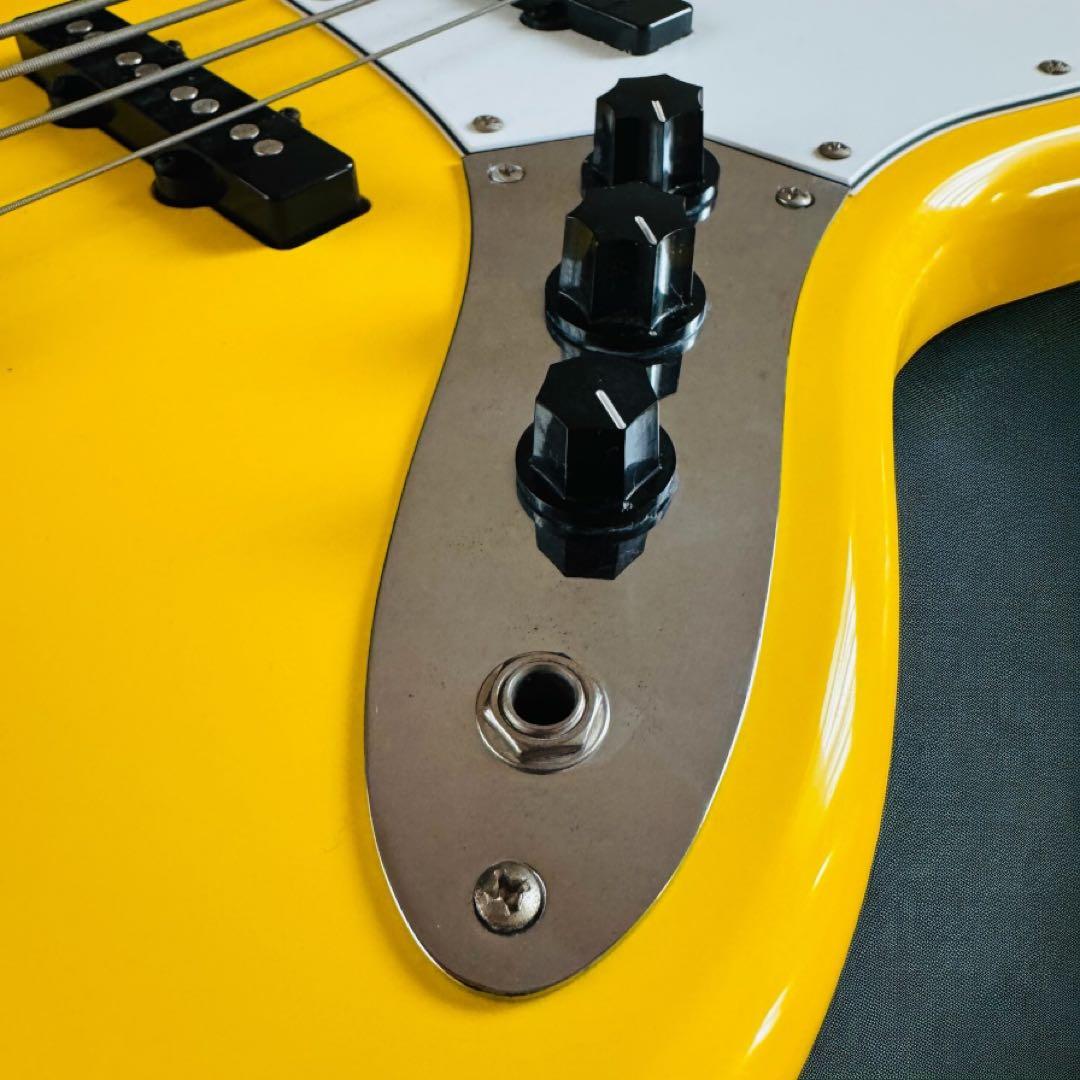 Squier スクワィア　Affinity JAZZ BASS