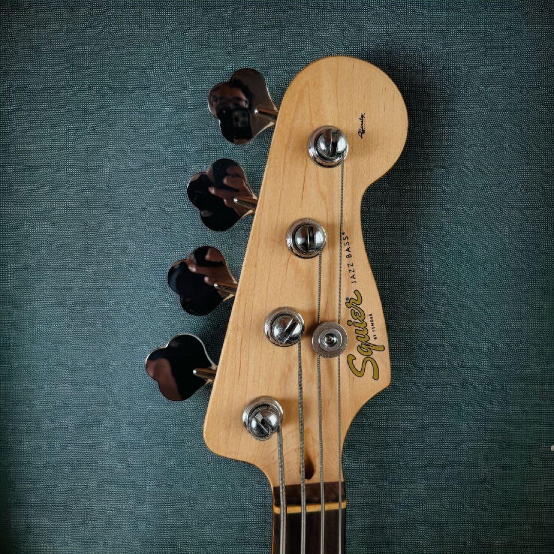 Squier スクワィア　Affinity JAZZ BASS