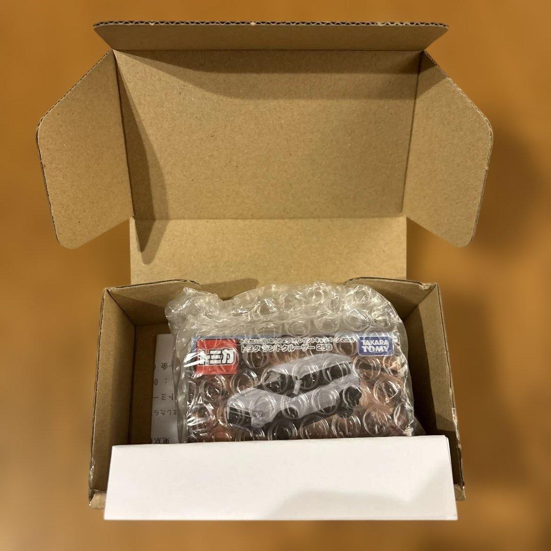 トミカ　ランドクルーザー　250