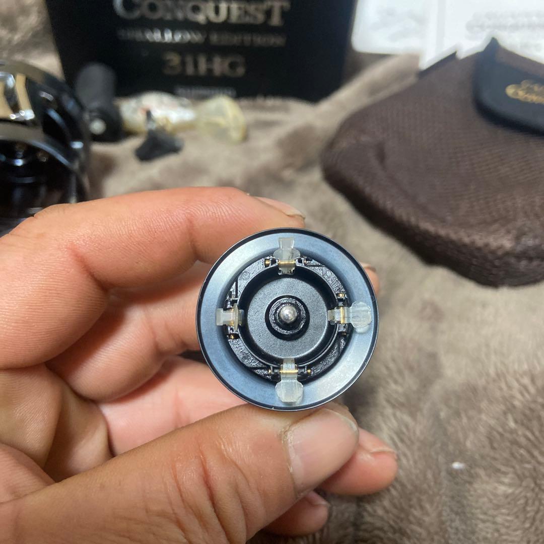 【美品】シマノ 24カルカッタコンクエストシャローエディション31HG(左巻き)