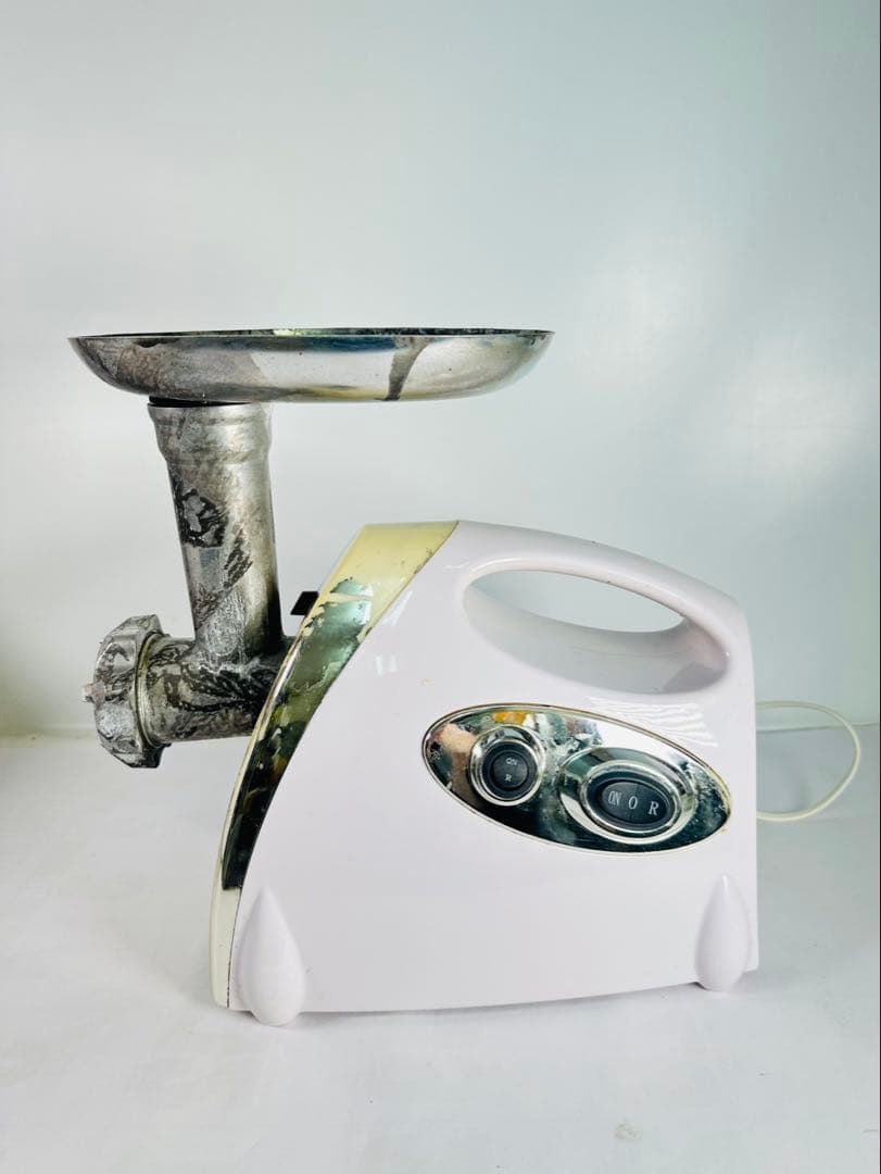 【美品】家庭用電動ミートグラインダー　挽肉き機　MaGiLL製　電動ミートミンサ