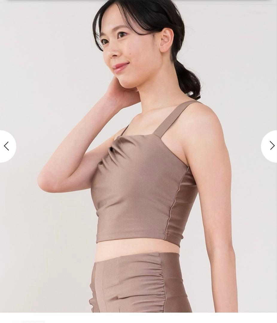 【新品未使用】スカーラ　シャインストレッチアシンメトリーブラトップ　M