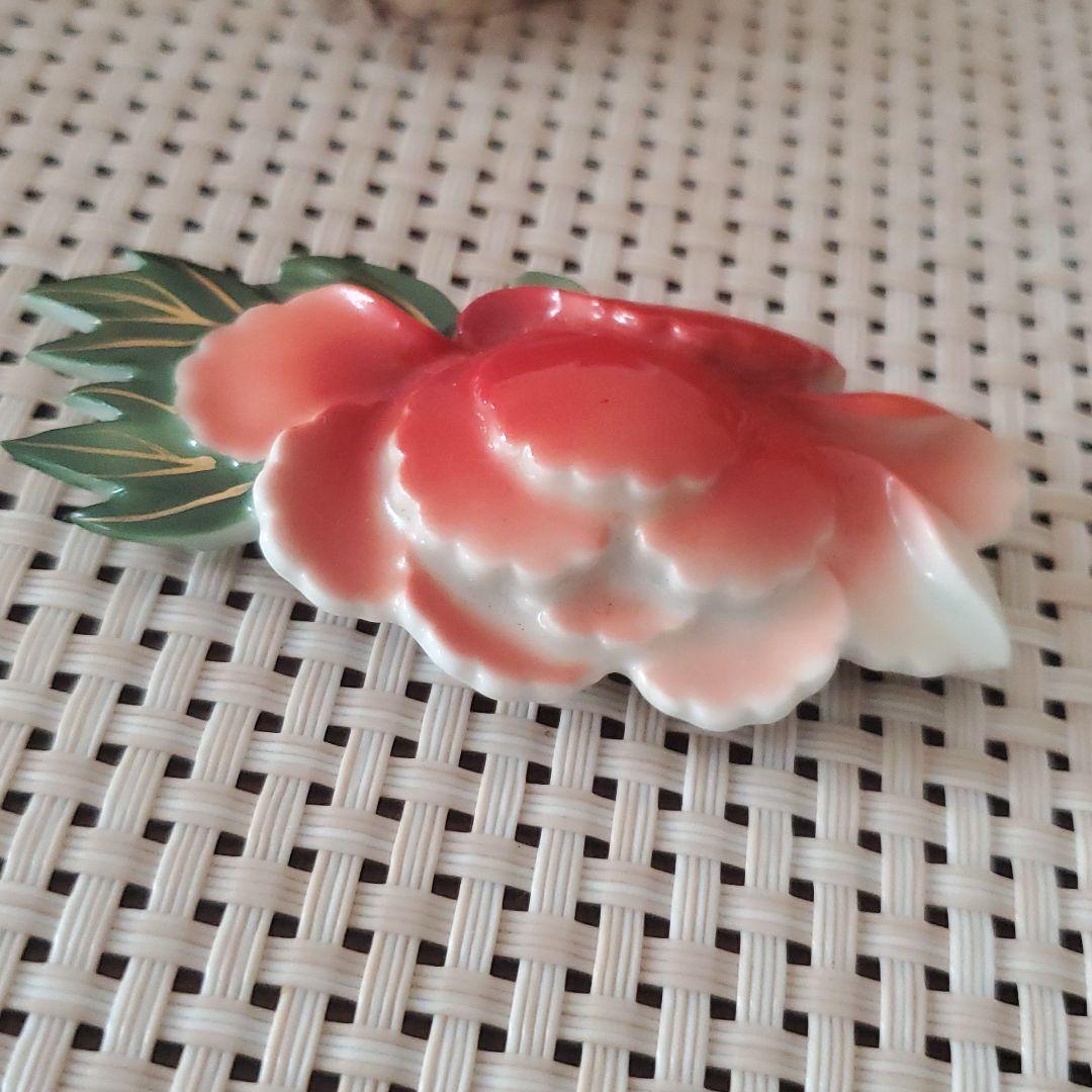 古い陶器の帯留　牡丹