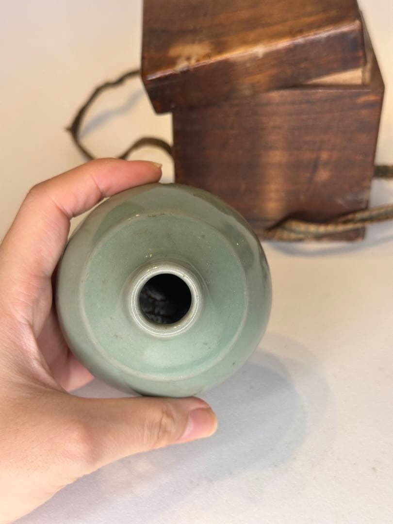 明代 龍泉窯 青磁 三足小瓶 香炉形 茶道具 骨董 共箱付