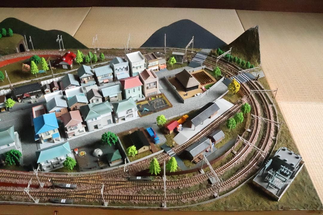 Nゲージ自作ジオラマ　トミックス線路　田舎の駅、風景　複線走行可