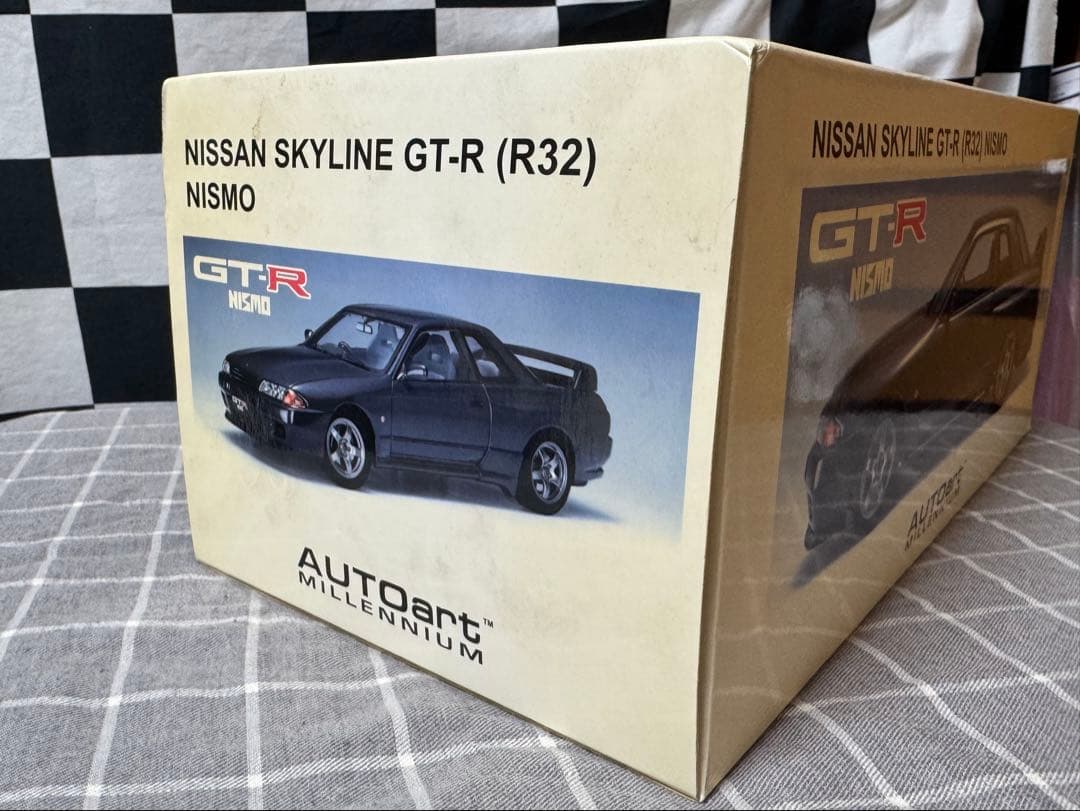 ミニカー Nissan Skyline GT-R (R32) Nismo 1:18
