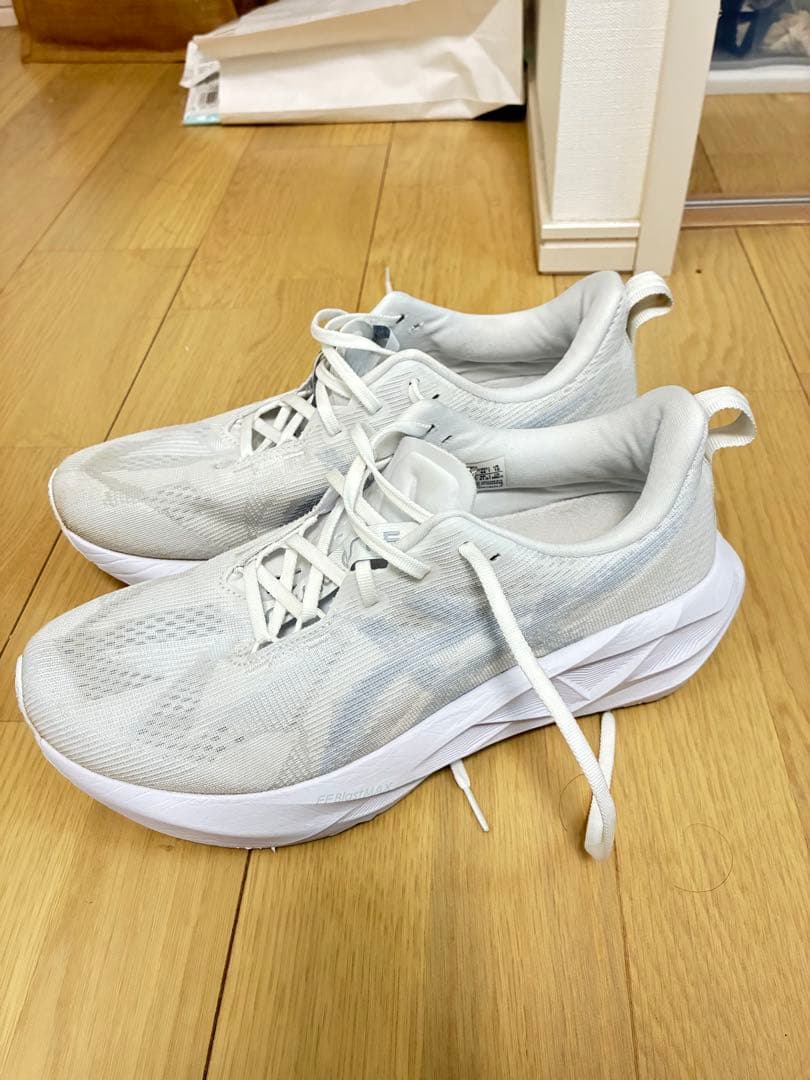 スパイク・シューズ ASICS NOVABLAST 5 28.0cm