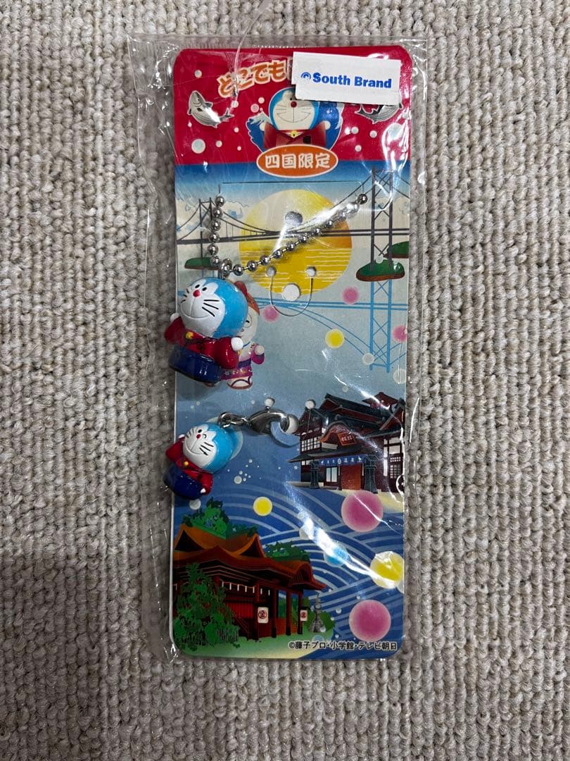 「どこでもドラえもん」のご当地ストラップ　13個セット