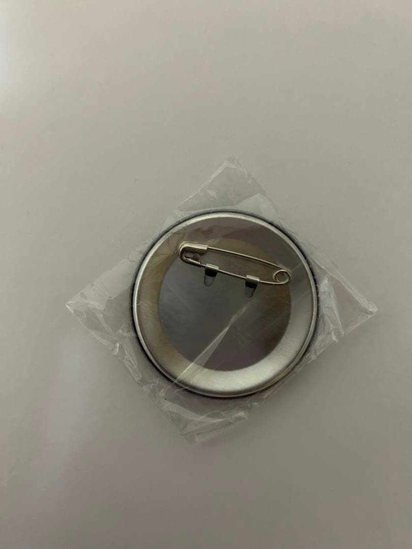 鬼滅の刃 栗花落カナヲ 海外限定 台湾 缶バッジ アニカフェ 希少