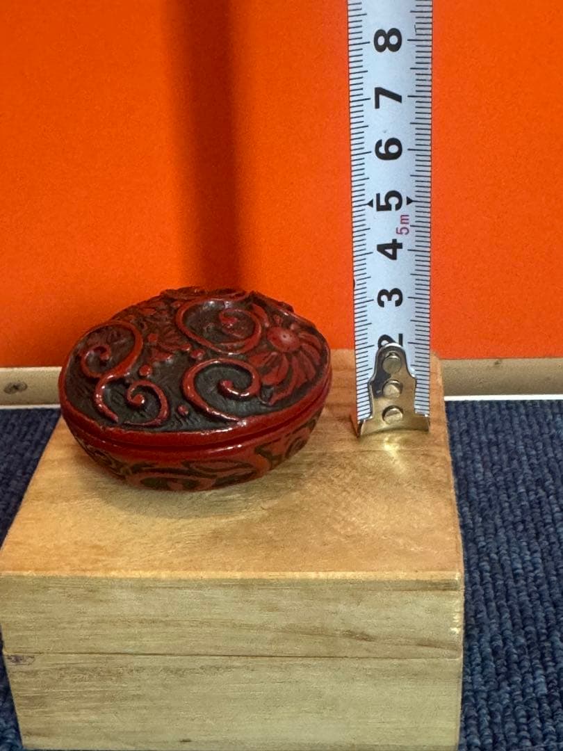 1686 時代物　堆朱風花唐草 「福寿」文字彫丸香合  未使用