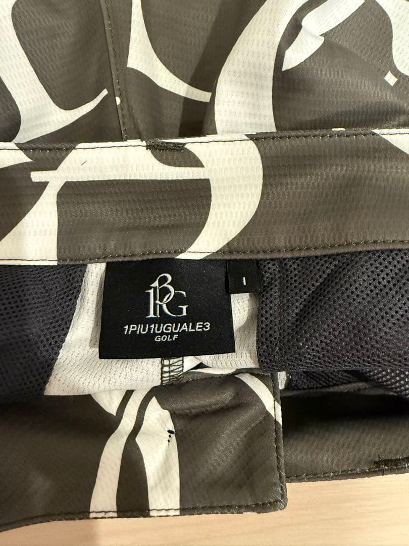 1PIU1UGUALE3レディースゴルフ　ショートパンツ カーキ