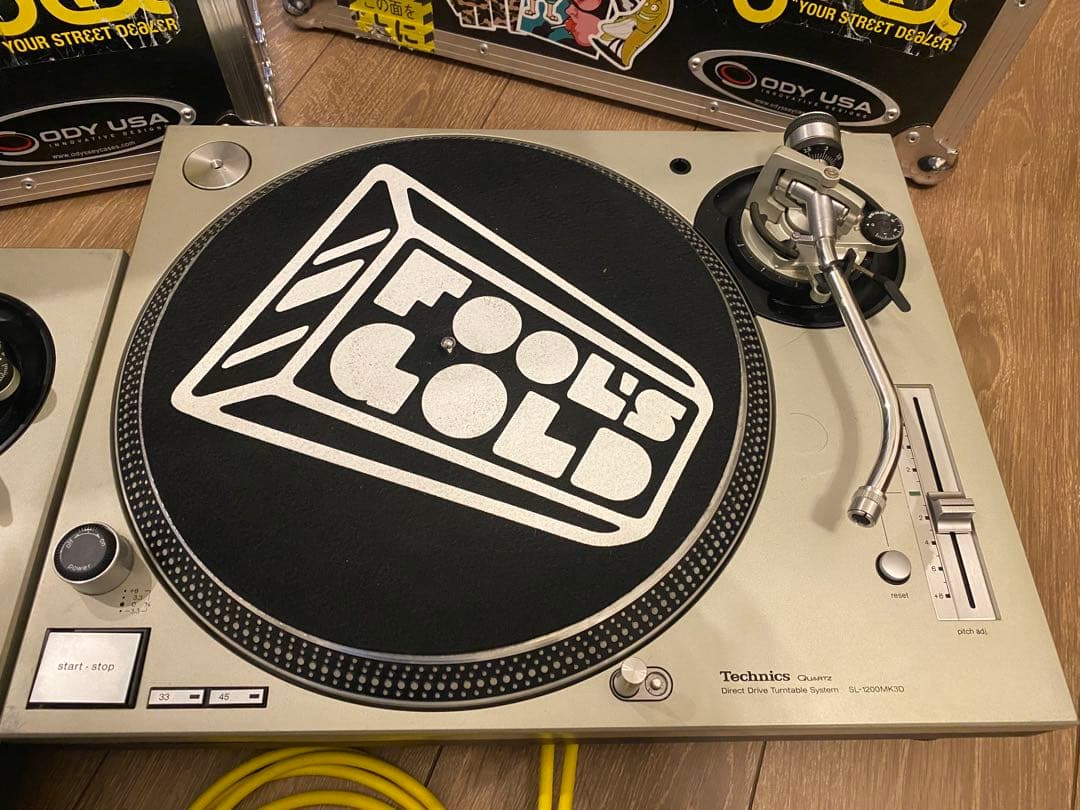 Technics SL-1200 MK3D ターンテーブル ハードケース付き