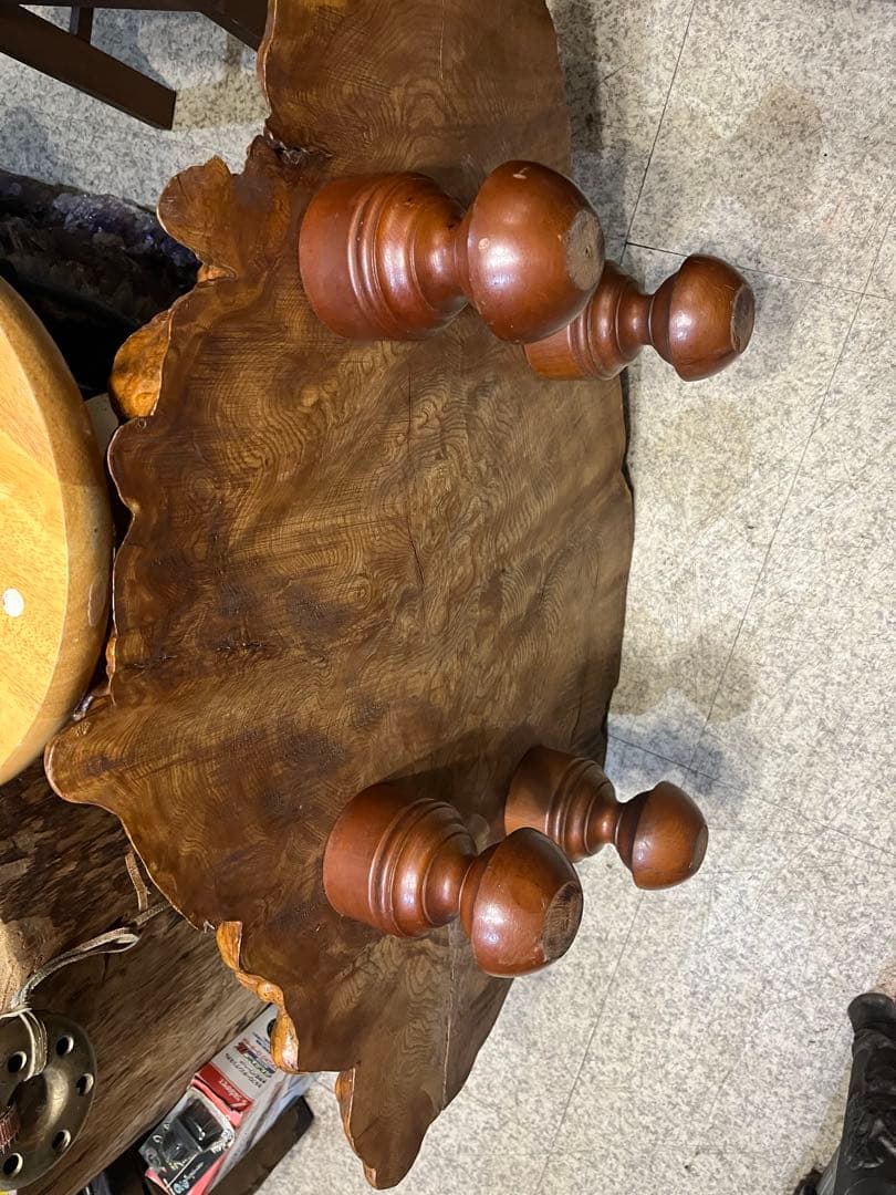 メル82601です 座卓、切り株座卓、一枚板座卓、 一枚板テーブル、切り株