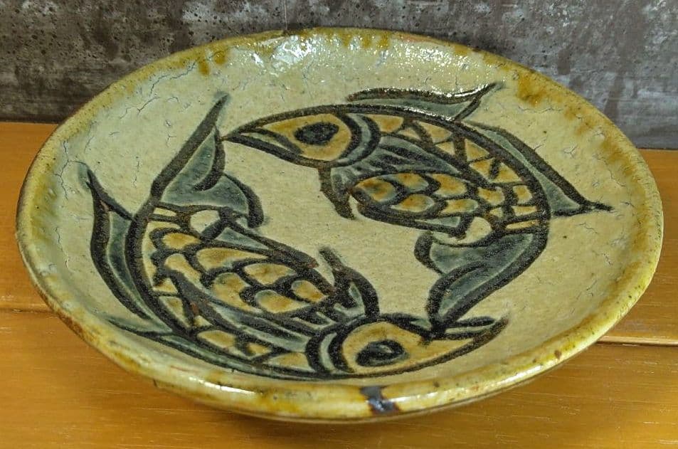 人間国宝 金城次郎 魚紋平盃 栞 共箱 美品 やちむん 壺屋焼 壷屋焼