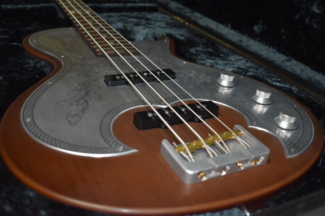 ベース Zemaitis Antanus Bass