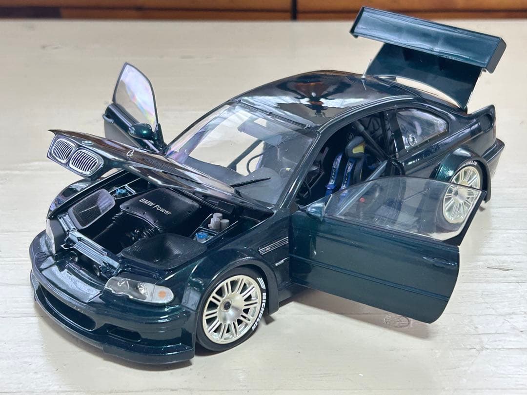 ハ*チ様  M3 GTRダークグリーン ミニカー 1/18