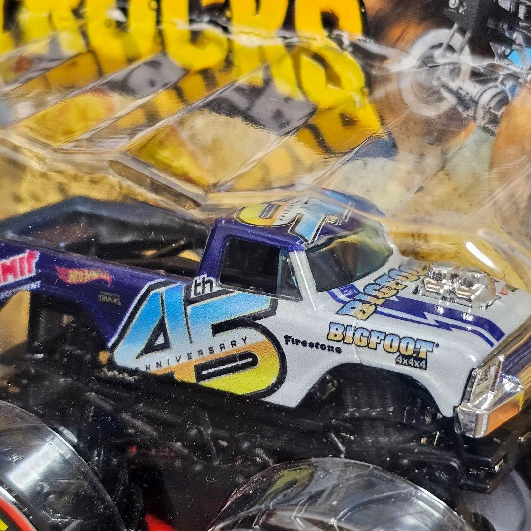 ホットウィール　モンスタートラック　ビッグフット　45周年バージョン