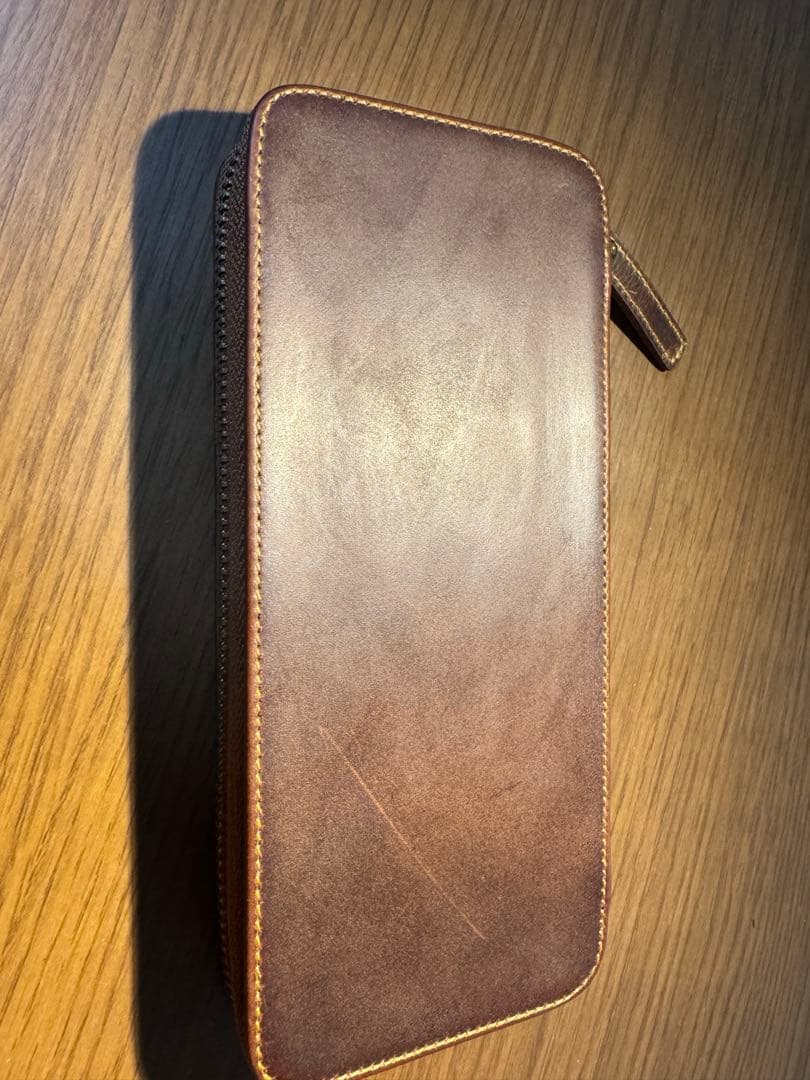 バハギア　ラウンドジップペンケース　クレイジーホース　ダークブラウン